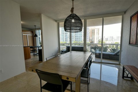 Купить кондоминиум в Санни-Айлс-Бич, Флорида 2 спальни, 147.71м2, № 1928984 - фото 20