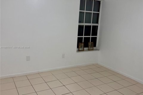 Touwnhouse à louer à Hialeah, Floride: 3 chambres, 104.14 m2 № 2028687 - photo 17