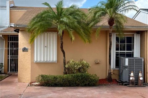Touwnhouse à Hialeah, Floride 3 chambres, 104.14 m2 № 2028687