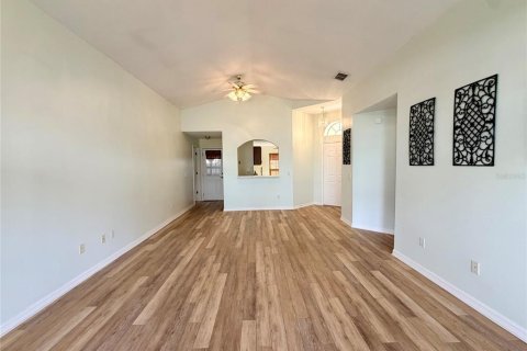 Villa ou maison à vendre à Davenport, Floride: 3 chambres, 137.12 m2 № 2410213 - photo 13