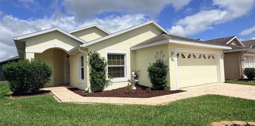Villa ou maison à Davenport, Floride 3 chambres, 137.12 m2 № 2410213
