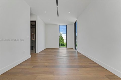Casa en alquiler en Miami, Florida, 6 dormitorios № 2080511 - foto 29