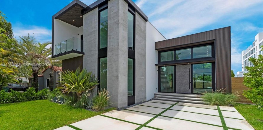 Casa en Miami, Florida 6 dormitorios № 2080511