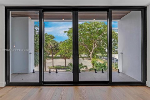 Casa en alquiler en Miami, Florida, 6 dormitorios № 2080511 - foto 17