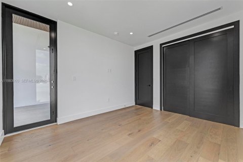 Casa en alquiler en Miami, Florida, 6 dormitorios № 2080511 - foto 25