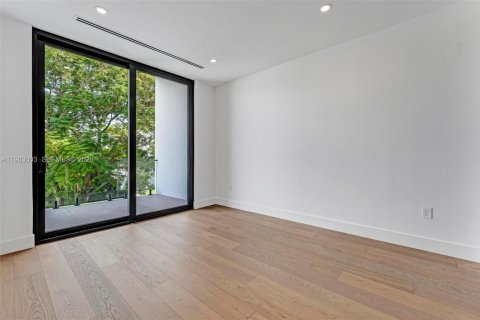 Casa en alquiler en Miami, Florida, 6 dormitorios № 2080511 - foto 20