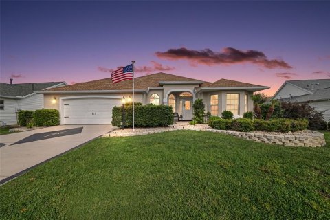 Casa en The Villages, Florida 3 dormitorios, 184.5 m2 № 2101034