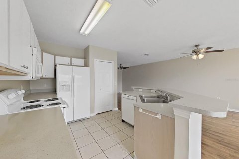Touwnhouse à louer à Riverview, Floride: 3 chambres, 146.6 m2 № 2387641 - photo 6