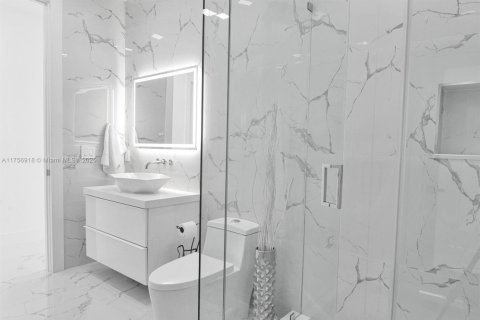 Купить виллу или дом в Бока-Ратон, Флорида 6 спален, 390.28м2, № 1957742 - фото 28