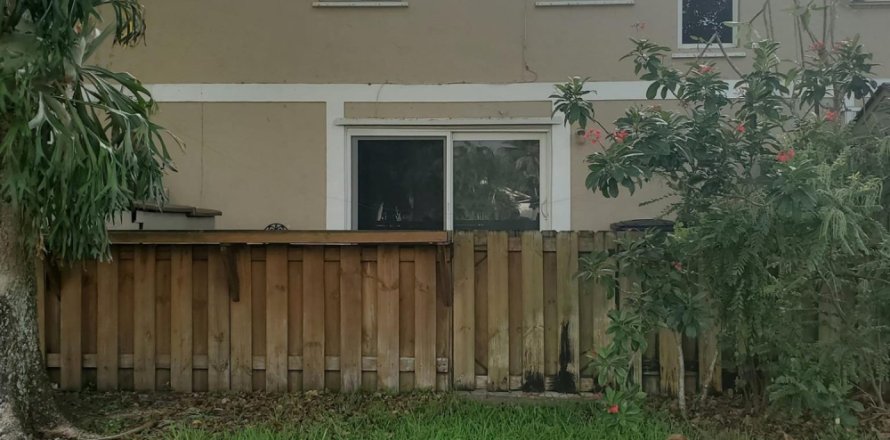 Townhouse in Cooper City, Florida 3 bedrooms, 125.42 sq.m. № 1225725
