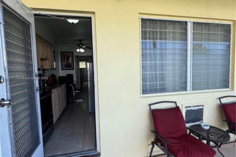 Copropriété à vendre à Miami, Floride: 1 chambre, 51.19 m2 № 1848803 - photo 16