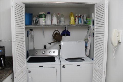 Снять в аренду кондоминиум в Дания-Бич, Флорида 2 спальни, 107.95м2, № 1957025 - фото 13