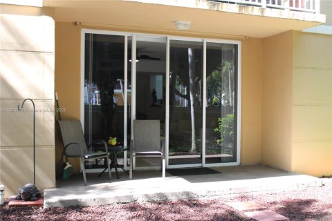 Снять в аренду кондоминиум в Дания-Бич, Флорида 2 спальни, 107.95м2, № 1957025 - фото 27