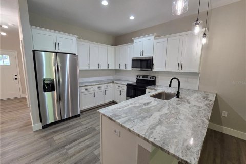 Appartement à louer à Spring Hill, Floride: 2 chambres, 95.04 m2 № 1774087 - photo 7