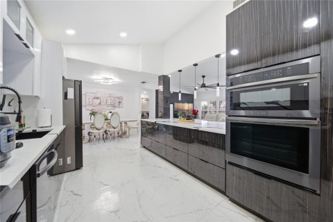 Villa ou maison à louer à Tampa, Floride: 3 chambres, 131.09 m2 № 2425345 - photo 3
