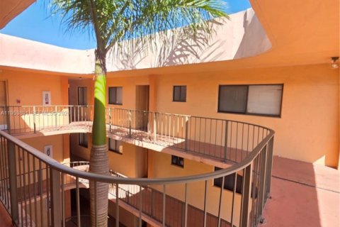 Снять в аренду кондоминиум в Майами, Флорида 2 спальни, 89.65м2, № 2008043 - фото 16