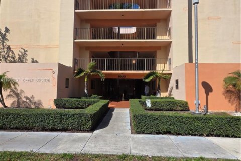 Снять в аренду кондоминиум в Майами, Флорида 2 спальни, 89.65м2, № 2008043 - фото 22