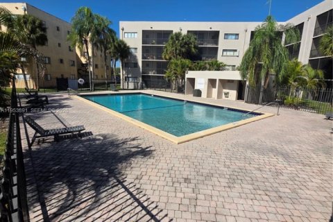 Снять в аренду кондоминиум в Майами, Флорида 2 спальни, 89.65м2, № 2008043 - фото 23