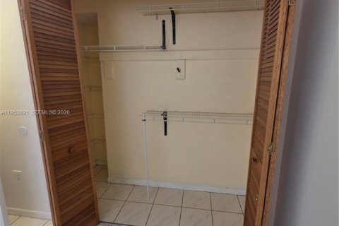 Снять в аренду кондоминиум в Майами, Флорида 2 спальни, 89.65м2, № 2008043 - фото 8