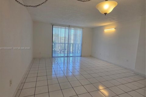 Снять в аренду кондоминиум в Майами, Флорида 2 спальни, 89.65м2, № 2008043 - фото 4