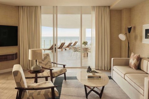 Apartment in FOUR SEASONS in Fort Lauderdale, Florida 2 bedrooms, 166 sq.m. № 60494 - photo 1