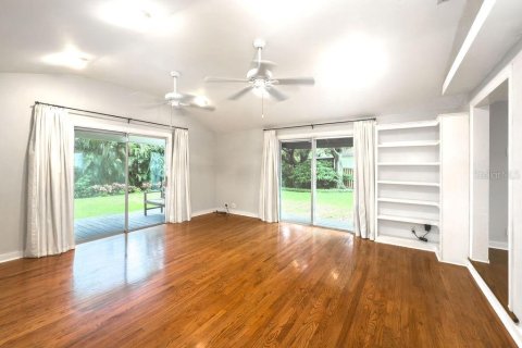 Villa ou maison à louer à Tampa, Floride: 2 chambres, 107.58 m2 № 1900602 - photo 5
