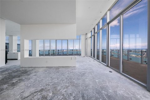 Condo in Miami, Florida, 5 bedrooms № 2185965 - photo 14