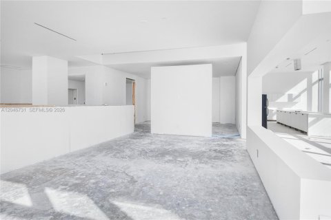 Condo in Miami, Florida, 5 bedrooms № 2185965 - photo 23