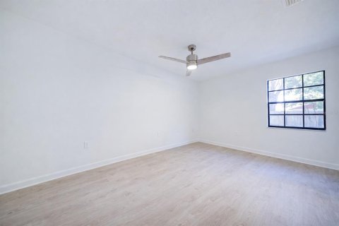 House in Lakeland, Florida 3 bedrooms, 138.98 sq.m. № 2116323 - photo 25
