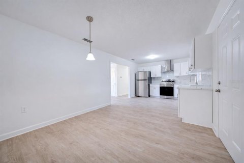 House in Lakeland, Florida 3 bedrooms, 138.98 sq.m. № 2116323 - photo 5