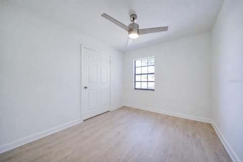 House in Lakeland, Florida 3 bedrooms, 138.98 sq.m. № 2116323 - photo 15