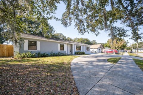House in Lakeland, Florida 3 bedrooms, 138.98 sq.m. № 2116323 - photo 2