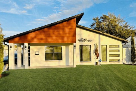 House in Winter Park, Florida 3 bedrooms, 131.09 sq.m. № 2201317