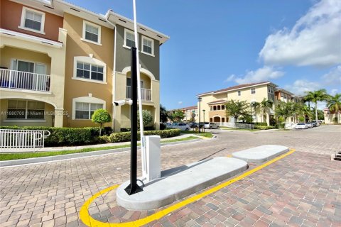 Apartment in Doral, Florida 3 bedrooms, 112.13 sq.m. № 1929173 - photo 25