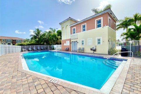 Apartment in Doral, Florida 3 bedrooms, 112.13 sq.m. № 1929173 - photo 29