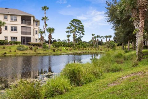 Townhouse in Palm Coast, Florida 2 bedrooms, 178.28 sq.m. № 2337343 - photo 12