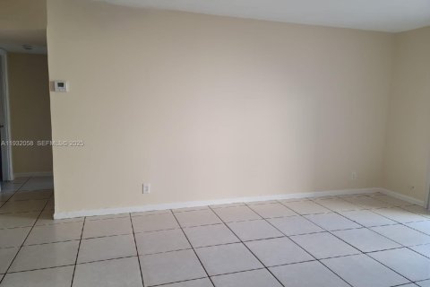 Condo in West Palm Beach, Florida, 1 bedroom  № 1991632 - photo 16