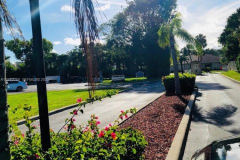 Condo in West Palm Beach, Florida, 1 bedroom  № 1991632 - photo 19