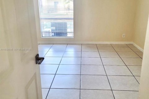 Condo in West Palm Beach, Florida, 1 bedroom  № 1991632 - photo 7