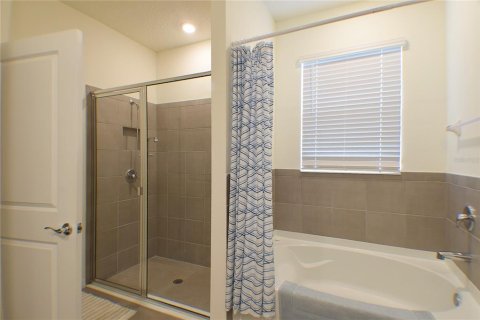 House in Zephyrhills, Florida 3 bedrooms, 173.17 sq.m. № 1522824 - photo 23