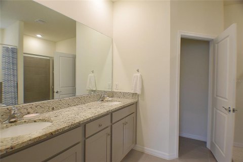 House in Zephyrhills, Florida 3 bedrooms, 173.17 sq.m. № 1522824 - photo 22
