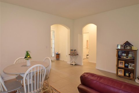 House in Zephyrhills, Florida 3 bedrooms, 173.17 sq.m. № 1522824 - photo 9