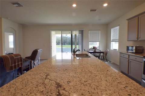 House in Zephyrhills, Florida 3 bedrooms, 173.17 sq.m. № 1522824 - photo 19