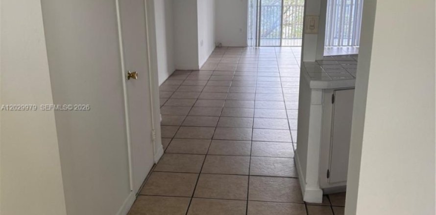 Condo in Miami, Florida, 2 bedrooms № 2254247