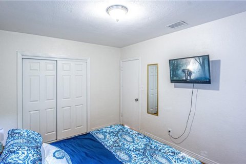 House in Orlando, Florida 4 bedrooms, 123.93 sq.m. № 2095480 - photo 9