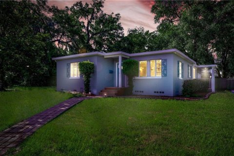House in Orlando, Florida 4 bedrooms, 123.93 sq.m. № 2095480 - photo 20
