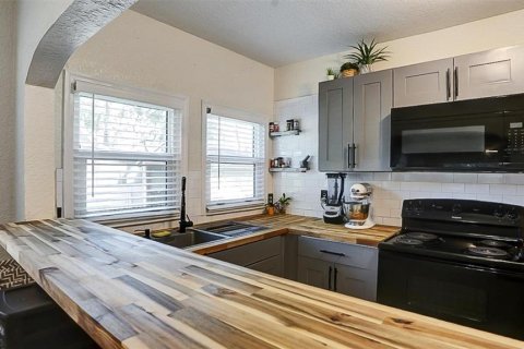 House in Tampa, Florida 2 bedrooms, 76.92 sq.m. № 1852638 - photo 15