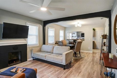 House in Tampa, Florida 2 bedrooms, 76.92 sq.m. № 1852638 - photo 7