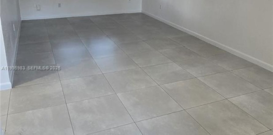 Apartment in Cutler Bay, Florida 1 bedroom, 40372.4 sq.m. № 1994823