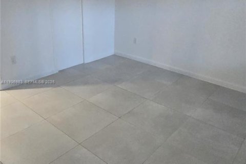 Apartment in Cutler Bay, Florida 1 bedroom, 40372.35 sq.m. № 1994823 - photo 9